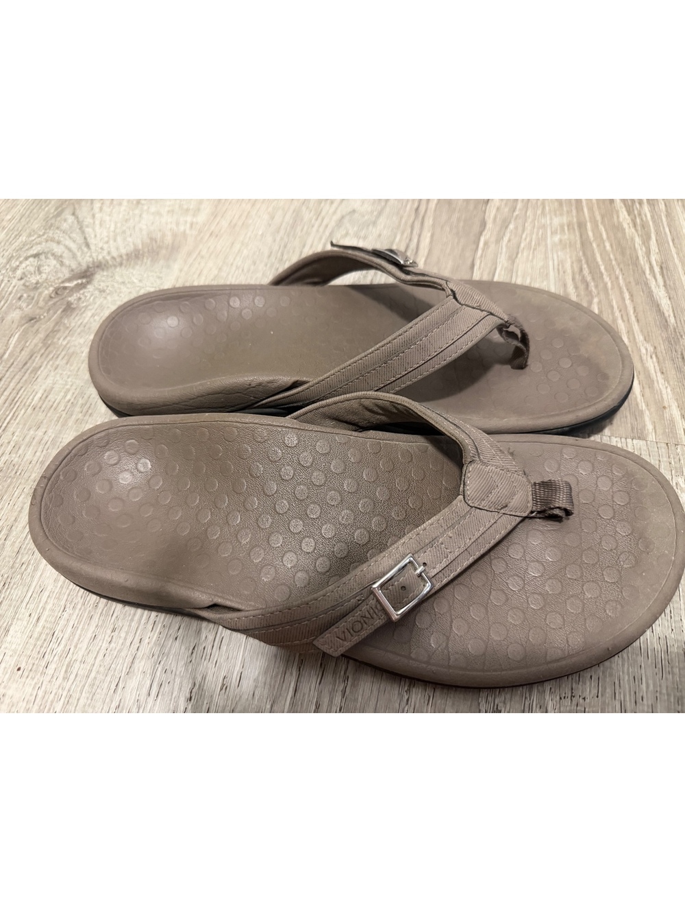 Women’s Vionic Flip Flops